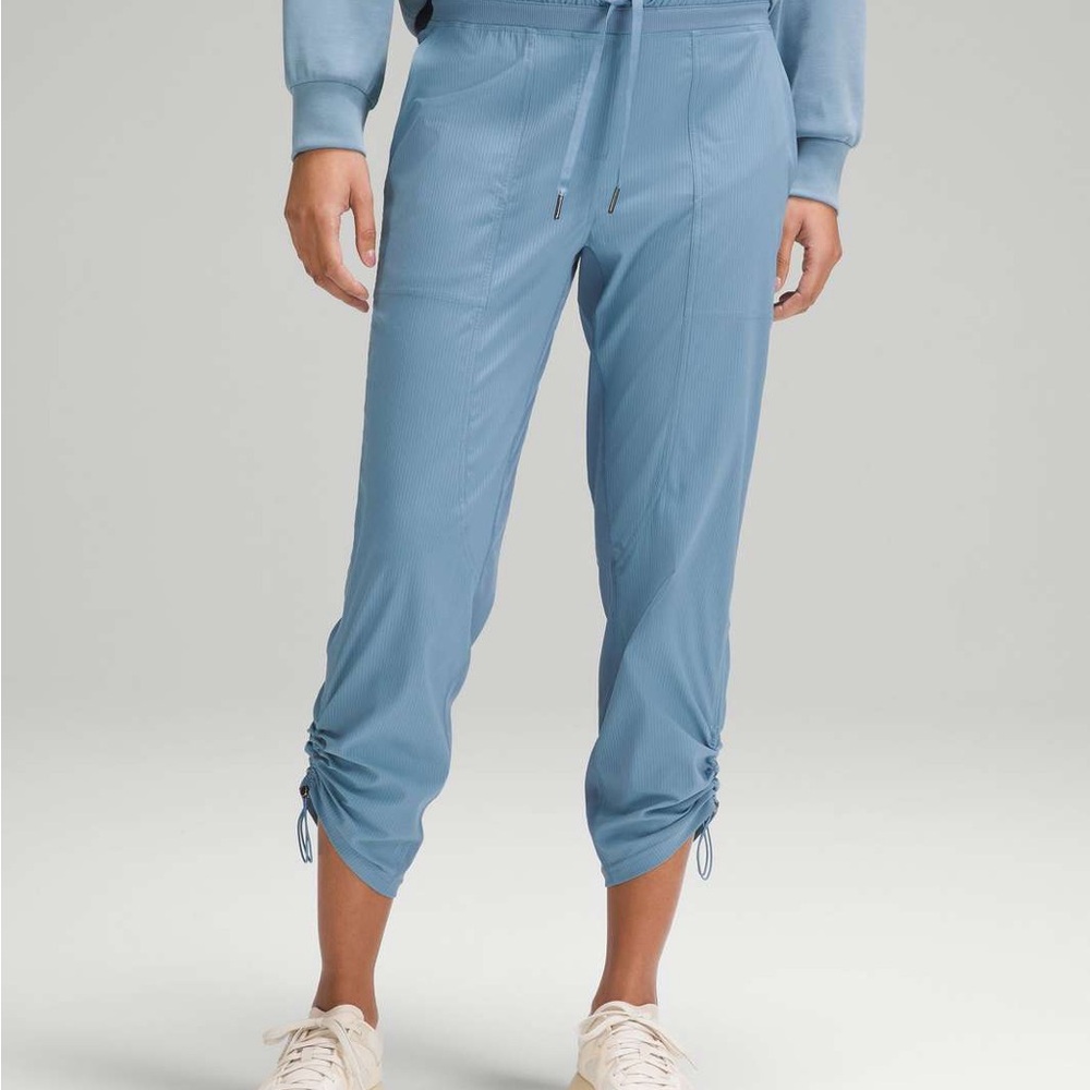 Lululemon Dance Studio MR Crop Pants
